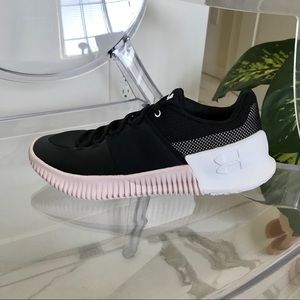 Black/white/pink under armour sneaker